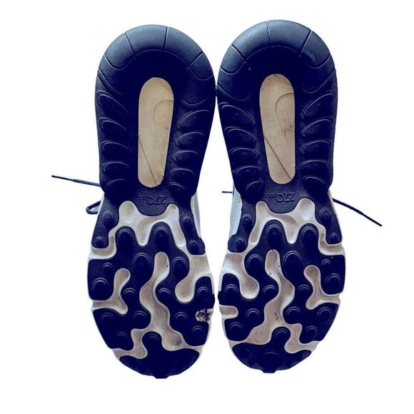 NIKE AIR MAX 270 React - Picture 4 of 8